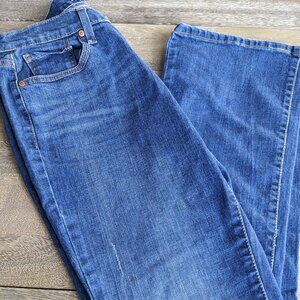 Levis 515 Boot Cut Medium Wash 5 Pocket Jeans with Decorative Pockets, Size 8